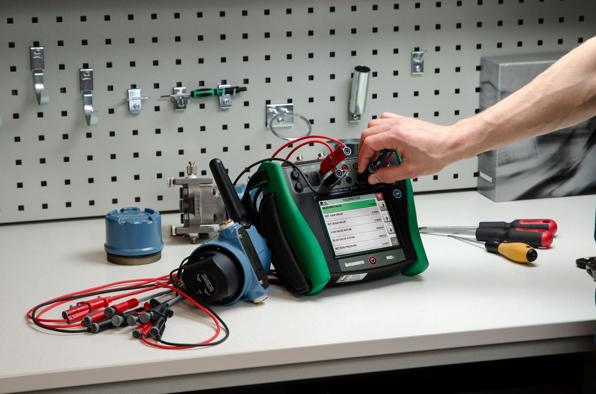 Beamex MC6 HART communicator and calibrator